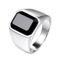 Anillo de acero inoxidable pulido para hombre con una gran piedra rectangular de ónix negro - US 7 / Color Acero