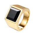 Chevalière polie en acier doré pour homme avec une large pierre d'onyx noire carrée - Or