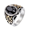 Vista macro detallada de anillo vintage para hombre con gema negra y detalles de hojas doradas - US 7 / Bicolor (Oro y Plata)