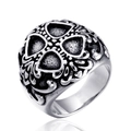 Anillo de calavera vintage de acero inoxidable con grabados góticos y acabado antiguo - US 7 / Color Acero