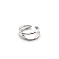 Makroaufnahme von silbernem zweilagigem Kreuzring mit verstellbarem offenem Design - Vollständiges 925 Sterling Silber / Weißgold
