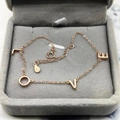 Elegante pulsera de plata S925 oro rosa con letras LOVE sobre joyero de terciopelo - Plata de Ley 925 Completa / Oro rosa
