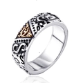 Vintage Freimaurer-Auge Ring aus Edelstahl mit goldenem Dreiecksrelief auf Silberband - US 7 / Zweifarbig (Gold & Silber)