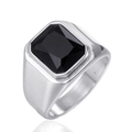 Macro di anello sigillo in acciaio al titanio con grande pietra preziosa nera sfaccettata - US 7 / Acciaio Nero Zirconia