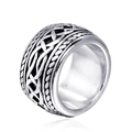 Anillo ancho estilo punk vintage con relieve de nudo celta y bordes de cuerda - US 7 / Color Acero