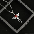 Collana a croce con ali d'angelo gotico e grande gemma rossa su catena a sfere - Collana Finita / Spada d'Angelo Rosso Collana Finita (L1116-F)