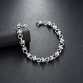 Pulsera de cadena con nudos de acero de titanio y perlas en soporte de exhibición - Cadena con nudos plateada (8MMx22CM)