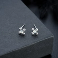 Orecchini a perno con pietra di luna e design a croce in argento stile vintage - Orecchini a Bottone Pietra di Luna (Un Paio)