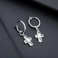 Orecchini a croce in acciaio argento con cristalli di zircone su pelle nera per uomini - Argento-Croce Zirconia Bianca