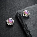 Clips d'oreilles Mobius argentés avec pierre œil-de-chat aurora sur cuir texturé - Coloré (X905-C)