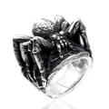 Vintage geoxideerde zilveren spinnenring in gothic punk stijl op een witte achtergrond - US 7 / Antiek Zilver