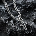 Collier croix en titane argenté avec gemme noire et fermoir à bascule OT décoratif - Collier Croix Noire