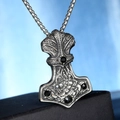 Collana con ciondolo martello di Thor vintage in acciaio con pietre nere e catena - Ciondolo Singolo (Colore Acciaio)