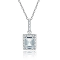 Collana in argento S925 con pendente quadrato taglio smeraldo su sfondo bianco puro - Oro Bianco