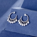 Elegante S925 sterling zilveren druppeloorbellen op blauwe geometrische standaard - 925 zilver / Zilver