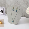 Mannequin display set featuring heart blue gemstone necklace and leaf earrings - Small Apple Style / Crushed Velvet