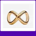 Détail du pendentif infini doré avec gravure Family et Forever and Always - Style de Lettrage Infini Doré (8)