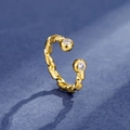 Elegante anillo de plata de ley S925 con diseño trenzado dorado y dos circonitas - Abierto Ajustable / Dorado