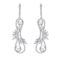 Elegante silberne Infinity-Ohrringe mit weißen Perlen und glitzernden Kristallblättern - 925er Silber / Weiß