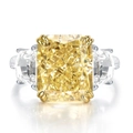 Three-stone ring with radiant-cut yellow stone and trapezoid side stones in silver - US 6 / Yellow Zircon