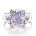 Ring mit lilafarbenem Stein im Radiant-Schliff und Baguette-Diamanten in Silber und Gold - US 7 / Lavendel