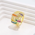 Anello largo a trama in argento 925 placcato oro 18k con zirconi arcobaleno - US 6 / Oro