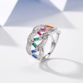 Anello in argento 925 placcato oro 18k con gemme arcobaleno e pavé di zirconi - US 6 / Oro Bianco