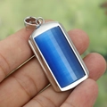 Dettaglio del ciondolo rettangolare con pietra occhio di gatto blu in acciaio inox - Ciondolo Blu Solo (Senza Catena) (HFD9000)