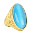Anello vintage in acciaio dorato con pietra occhio di gatto blu ovale e rilievi floreali - US 7 / Oro Occhio di Gatto Blu