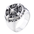 Anello bussola vintage da uomo in acciaio al titanio con stella in zircone su sfondo bianco - US 7 / Color Acciaio