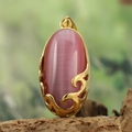 Pendente ovale con occhio di gatto rosa e montatura dorata in acciaio inossidabile - Solo Pendente Senza Catena / Pietra Occhio di Gatto Rosa (Ciondolo Solo - Colore Oro)