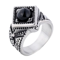 Anello chevalier vintage da uomo in acciaio con grande pietra nera e bordi lavorati - US 7 / Color Acciaio