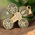 Colgante de cruz de San Benito vintage en acero inoxidable dorado con cristales - Color Dorado Con Diamantes de Imitación Colgante Solo (Sin Cadena)