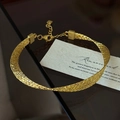 Minimalistisches gewebtes S925 Silberarmband in Gold mit Karabinerverschluss auf Reflexfläche - Gold (SZ036)