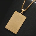 Vergulde rechthoekige hanger met Arabische kalligrafie-gravure en een stevige boxketting - Goud