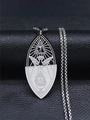 Dettaglio del ciondolo Ordo Templi Orientis in acciaio con incisione dell'occhio della Provvidenza - Argento