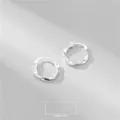 Eleganti orecchini a cerchio intrecciati in argento S925 con design a onde minimalista - Stile Torsione Argento (10ES15) / Argento 925