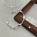 Bracelet jonc ouvert en argent sterling S925 avec design torsadé à angle de 45 degrés - Argent (SZQ044)
