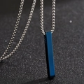 Collar con colgante de pilar azul oscuro rectangular y cadena de caja plateada para hombre - Cadena de baloncesto / Azul