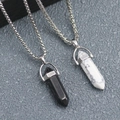 Lot de deux colliers avec pendentifs hexagonaux en turquoise et chaînes argentées - Ensemble Noir et Blanc