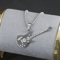 Hip-Hop-Gitarrenanhänger aus Silber mit Musiknoten an einer runden Kugelkette - Silber