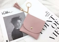 Mini-Geldbörse aus rosa PU-Leder mit Litschi-Maserung, Quasten-Anhänger und Druckknopf - Hellrosa