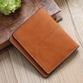 Portafoglio minimalista in pelle marrone con trama litchi vintage e cuciture salde - caffè