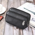 Sac de taille en cuir synthétique noir pour homme avec trois poches zippées sur bois - Horizontal / Noir