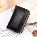Tarjetero para mujer de cuero de cocodrilo negro con elegante cremallera dorada fina - Negro