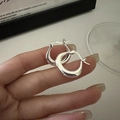 Orecchini a cerchio a U in argento sterling S925 lucido tenuti in mano - Stile 2 (EHN016) / Argento 925