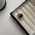 Anello minimalista in argento S925 con pietra occhio di tigre ovale in una scatola regalo - Occhio di Tigre Rotondo (JZF026) / Aperto Regolabile / Argento