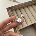 Boucles d'oreilles minimalistes en argent S925 avec un design géométrique abstrait - Argent 925 / Style de ligne géométrique argentée (EHL059)