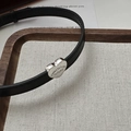 S925 zilveren hart lederen ketting met gegraveerde metalen hanger op houten dienblad - Halsketting (13TL23)