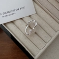 Abstract wire face ring in S925 sterling silver on a minimalist velvet jewelry tray - Adjustable Open / Abstract Line Face Design (JZA093)